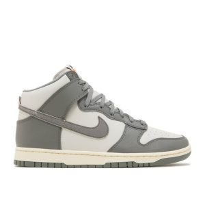 Dunk High SE 'Light Bone' DM0582-001