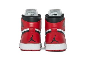 Air Jordan 1 Retro High 'Chicago' 2013 332550-163