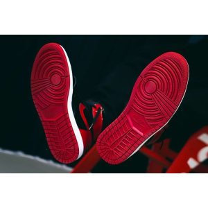 Air Jordan 1 Retro High OG 'Patent Bred' 555088-063